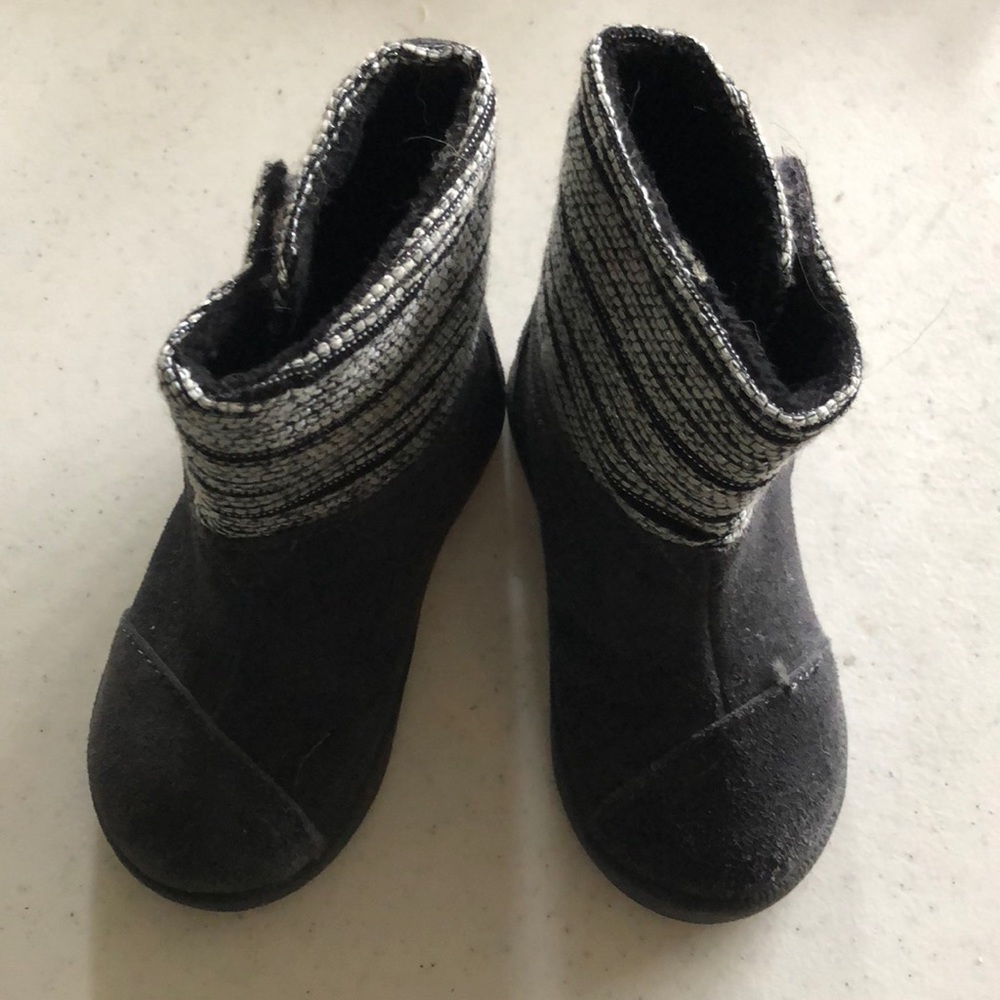 Girls Toms boots size 5
